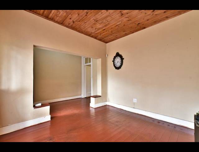 4 BEDROOM HOUSE FOR SALE IN BEZUIDENHOUT VALLEY